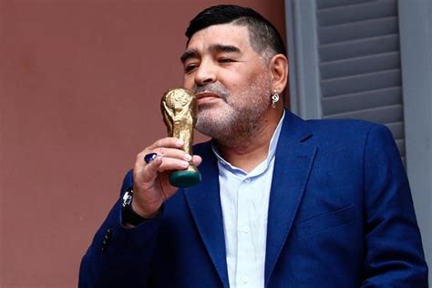 Diego maradonna, maradona gestorben, napoli, ssc napoli, maradona tod, die hand gottes, diego maradona tot. Promi-Geburtstag vom 30. Oktober 2020: Diego Maradona
