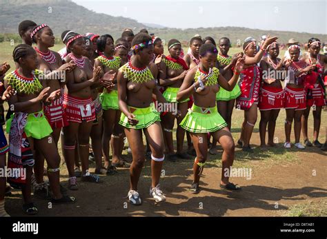 Zulu Reed Dance At Enyokeni Palace Nongoma South Africa Stock Photo