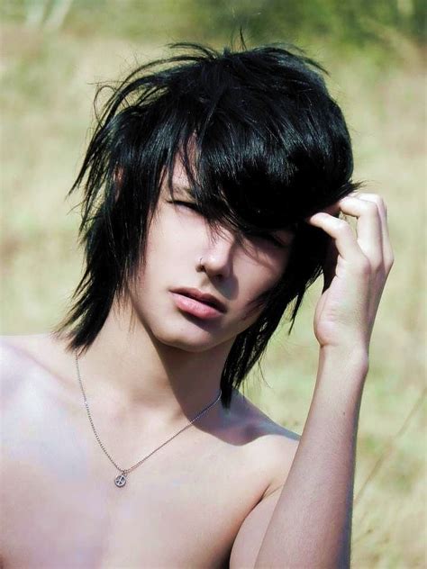 Pin By Adnan Bin On Male Models Cute Emo Boys Androgynous People