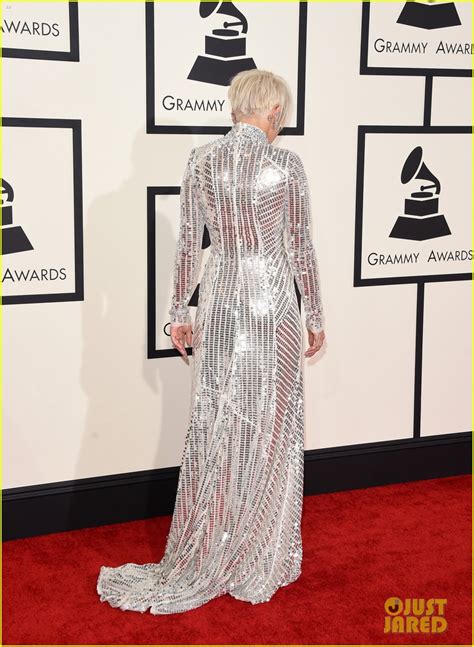 Rita Ora Shimmers Down The Red Carpet At Grammys Photo