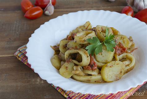 Maybe you would like to learn more about one of these? Calamari con patate e pomodorini in padella | Idee ...