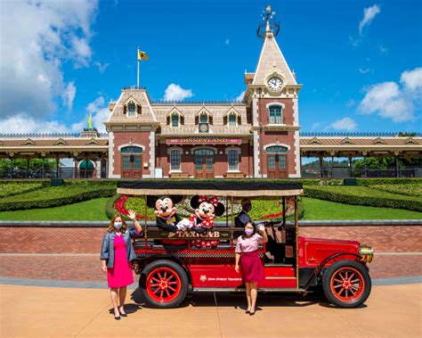 Hong Kong Disneyland Announces Opening Date Of New Show Disney By Mark