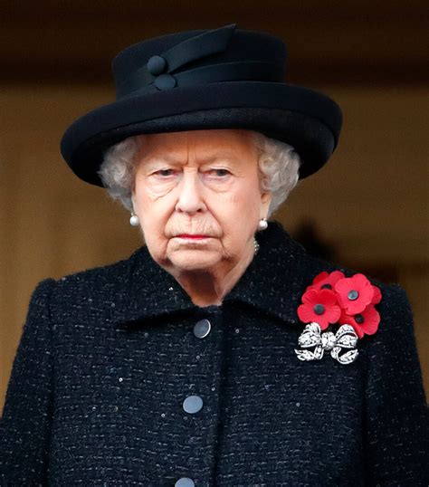 Regina Elisabeta A Ii A Este Sub Strictă Supraveghere Medicală