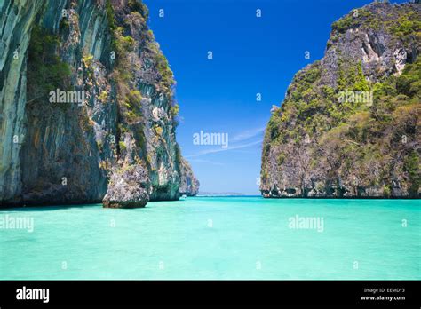 Maya Bay Phi Phi Le Island Thailand Stock Photo Alamy