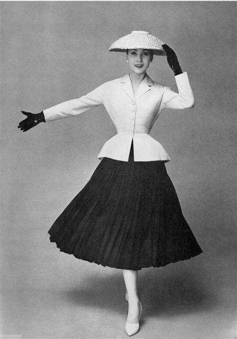 New Look 1947 Vintage Fashion 1950s Fifties Fashion Vintage Mode