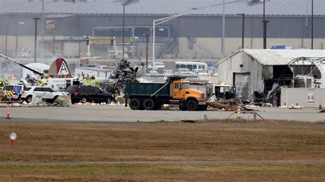 7 Dead 6 Injured In Wwii Vintage Plane Crash At Hartford Airport