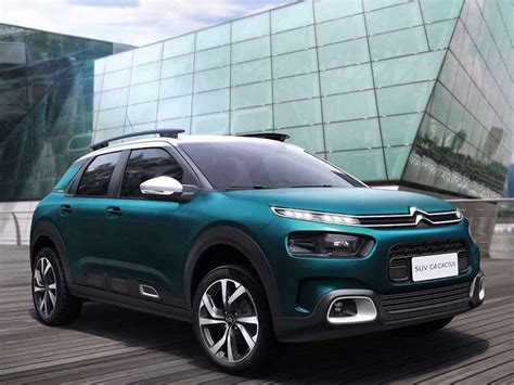 Crossover dalla forte personalità, audace, moderna e dal design capace di unire stile ricercato e praticità, la citroën c4 cactus conquista la scena con la sua anima. CITROEN | C4 CACTUS