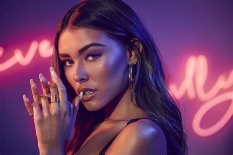 14 Madison Beer Hd Wallpapers Background Images Wallpaper Abyss