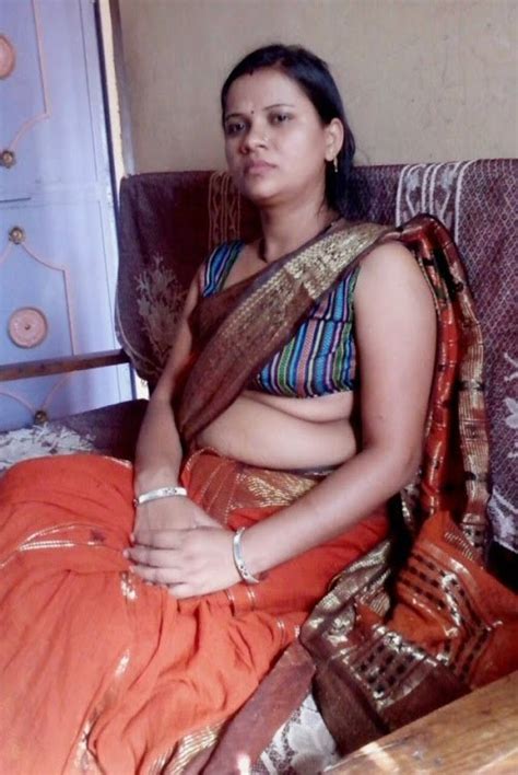 Indian Homely Aunty Real Life Pics Indian Homely Aunty Real Life Saree Photos Beauty Tamil