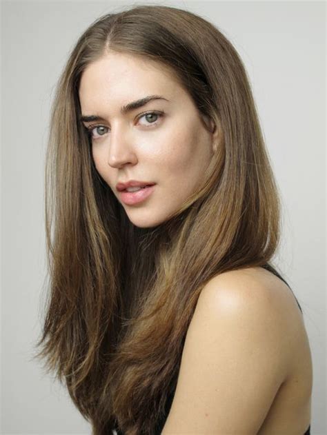 Clara Alonso Hair