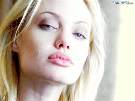 Angelina Jolie Blond W Osy