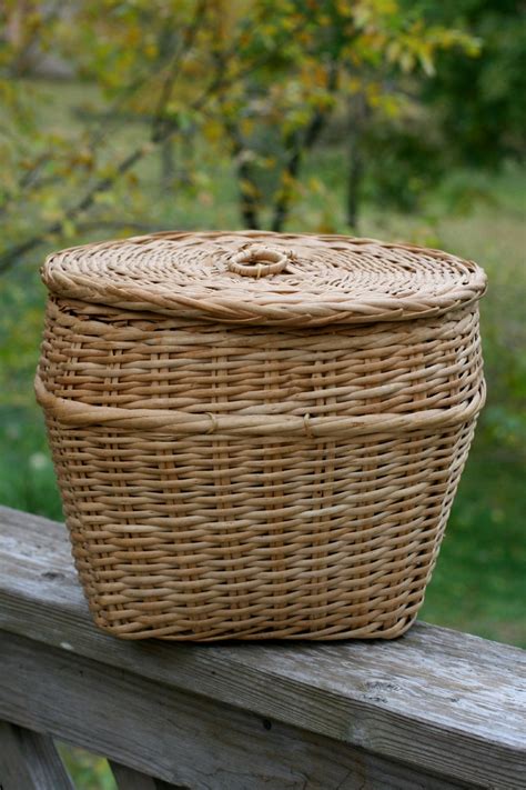 Large Round Wicker Basket With Lid