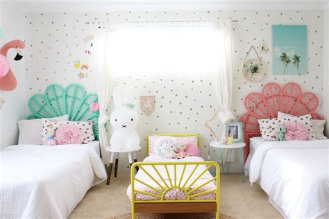 Have more kids than you do bedrooms or like the idea of having your children share a room? Pin on Girls bedroom