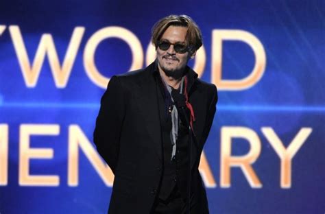 Johnny Depp Ubriaco Sul Palco Degli Hollywood Film Awards Video