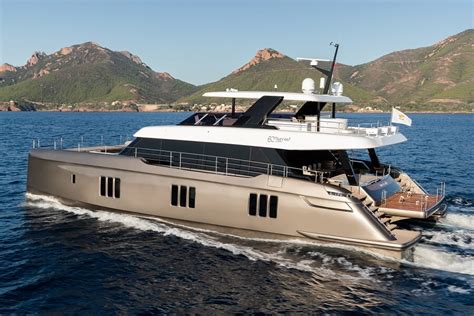 Galeon 800 Fly Pearl 72 Premieres Among Flibs Highlights Yacht Style