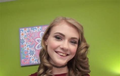 Hannah Hays New Videos And Photos Biography Height Net Worth Wiki