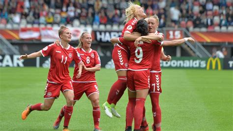 Følg kampen i livevinduet under: Kæmpe sensation: Danmark slår Tyskland i EM-gyser - Ekstra Bladet