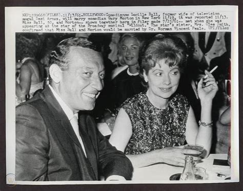 Vintage 1961 Lucille Ball And Gary Morton Press Photo 3 37734451