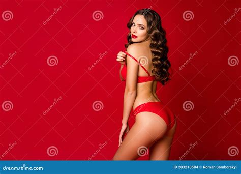 Profile Photo Of Seductive Beautiful Curly Lady Model Wife Girlfriend Slim Body Shapes Taking