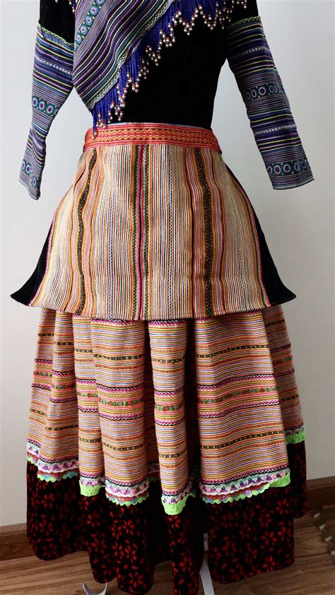 Vintage tribal Hmong women natural traditional outfit with embroider of Hmong in 2020 | Hmong ...