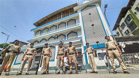 Loudspeaker Row Heavy Security Deployed Outside Mosques In Mumbai