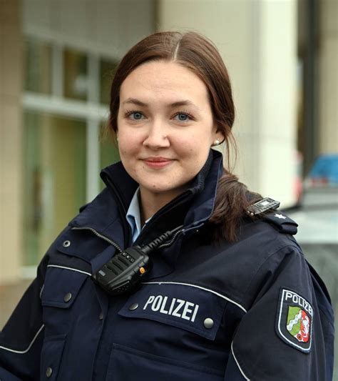 Wuppertaler Polizistin Berichtet Von Ihren Erlebnissen Auf Streife
