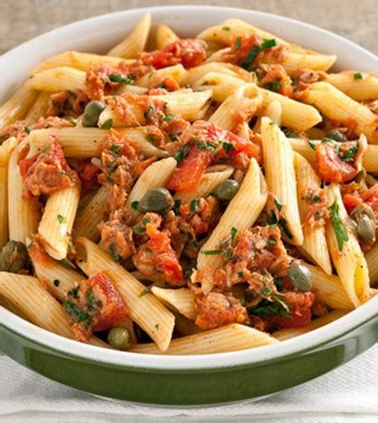 If you're trying to reduce your total cholesterol, it's important to include foods that are high in fiber while avoiding saturated fat. Pasta with Tuna and Tomato Sauce Recipe | CholesterolMenu.com