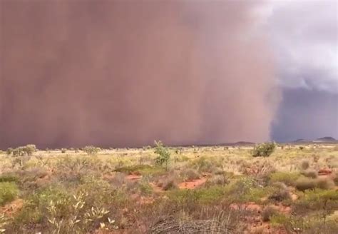 Huge Dust Storm Hits Western Australia Ahead Of Tc Yvette The Watchers