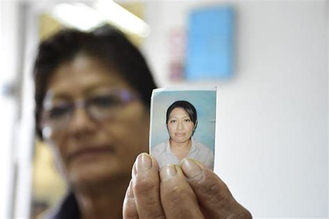 Una Mujer Está Buscando A Su Hija El Diario Ecuador