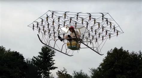 British man builds helicopter from 54 drones & garden chair (VIDEO) — RT UK
