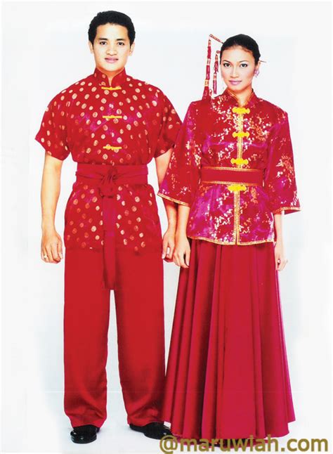 Pakaian tradisional untuk tarian mengiluk bagi suku kaum suluk. Pakaian Tradisional Cina Dan Perhiasan Diri