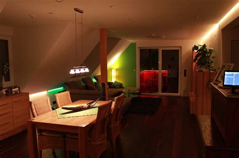 Steuerung von beleuchtung, beschattung und elektrischer geräte. Häuslebauer / Smart Home / Hausautomation