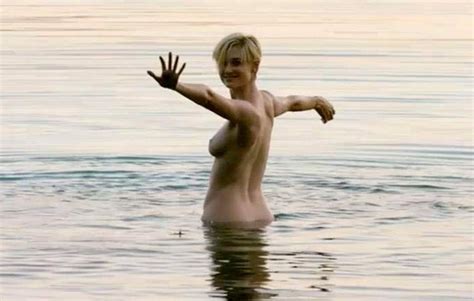 Elizabeth Debicki Nude Scene From The Night Manager The Best