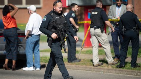 Scenes Outside A Tennessee High School Shooting The New York Times