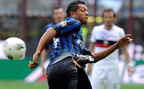 ↳ fredy guarin comforts yuto nagatomo after japan vs colombia. OptaSports: Guarin has given up possession most in Serie A ...