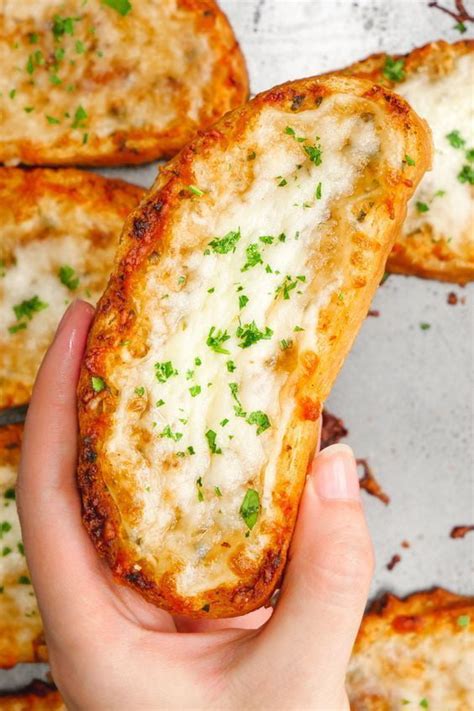 just some cheesy garlic bread 9gag
