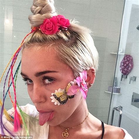 Miley Cyrus Strips Down To Just Her Daisy Dukes In Latest Instagram Photo Daily Mail Online