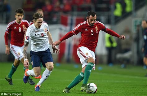 Attila fiola scared a journalist sh*tless with wild celebrations after scoring vs france. Hungary 2-1 Norway (agg 3-1): Tamas Priskin's wonder ...