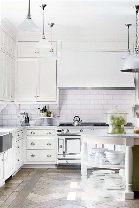 The right tiling will enhance the beauty of your kitchen units while adding we've discovered a great range of kitchen floor tiling ideas that take the traditional and turn it on its head. 10 timeless tile updates for kitchen floors | Style ...