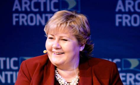 Statsminister i norge og partileder i høyre. Erna Solberg 총리 해고자 대상 발언 논란 - 노르웨이고고