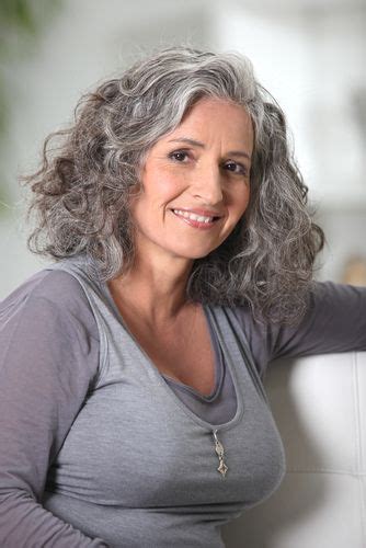 Foxy Women Who Dared To Go Gray Older Women Hairstyles Long Hair