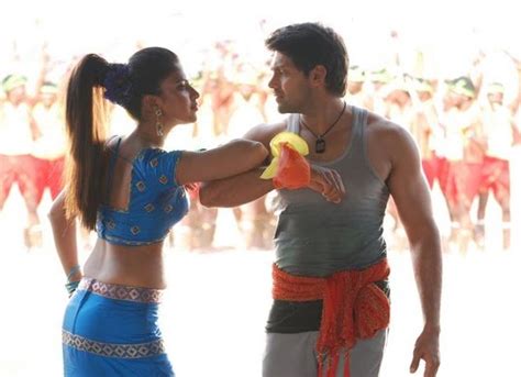 Vettai Tamil Movie Dance Still Hd New Wallpaper Amala Paul Hot Image Actresshdwallpapers