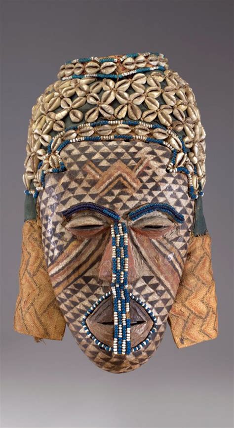 124 отметок «нравится», 4 комментариев — hmsc (@harvardmuseum) в instagram: Africa | "Ngady amwaash" mask fro the Kuba people of DR ...