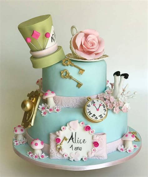 Bolo De Alice No Pais Das Maravilhas