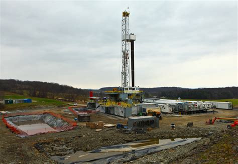 New Fracking Rule Is Issued By Obama Administration The New York Times
