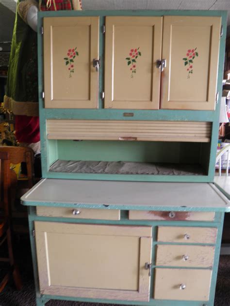 Pin By Patti On Vintage Kitchen Vintage Kitchen Cabinets Vintage