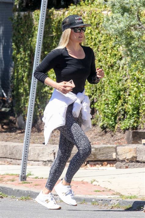 Ali Larter Sports Patterned Leggings While Out For A Jog In Pacific Palisades California 150420 9