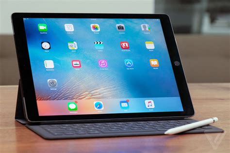 Mossberg: The iPad Pro can't replace your laptop totally, even for a ...