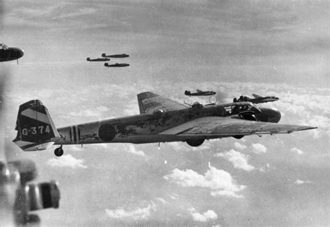 Aircraft marked with a single asterisk (*) were for a humorous and unfortunately typical american view of japanese military and naval air power in 1. 17 best images about Japanese bombers of World War II on ...