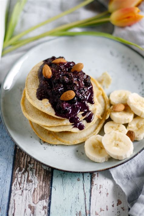 Blaubeerkuchen mit buchweizenmehl schmeckt lecker, der etwas bittere geschmack von buchweizen wird durch den zucker sozusagen abgefedert, so dass man die guten backeigenschaften des buchweizens bei diesem rezept gut nutzen kann. Einfache und leckere glutenfreie Pancakes mit ...